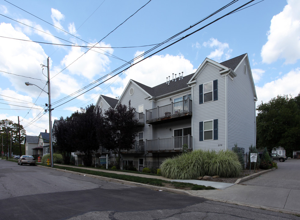 Cross Street Apartments in Akron, OH - Building Photo