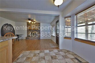 8308 NW 27th St in Bethany, OK - Building Photo - Building Photo