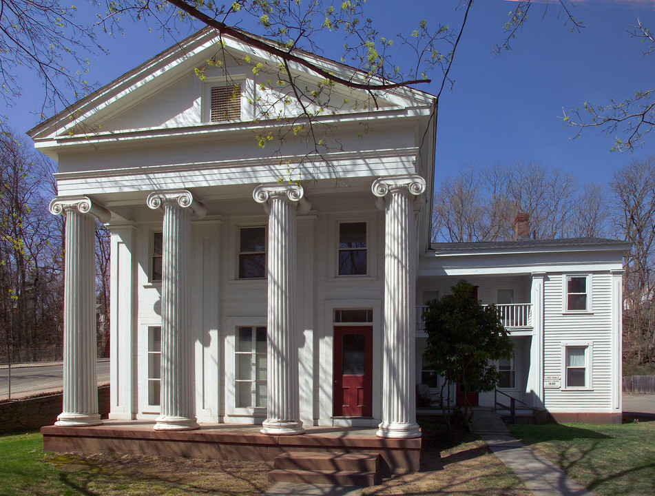 174 W Main St in Vernon Rockville, CT - Building Photo