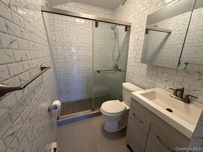 40-23 215th St in Queens, NY - Building Photo - Building Photo