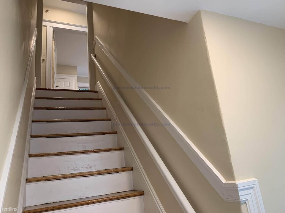 7 Glenley Terrace-Unit -APT# 2-1 in Boston, MA - Foto de edificio