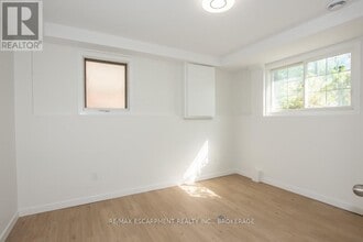 6245 Eldorado Ave in Niagara Falls, ON - Building Photo - Building Photo