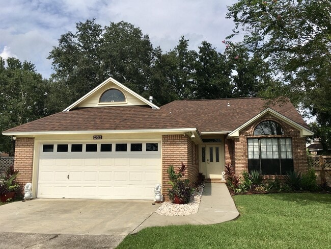 2012 Mistral Ln E