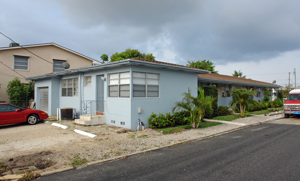 630 N Federal Hwy in Lake Worth, FL - Foto de edificio