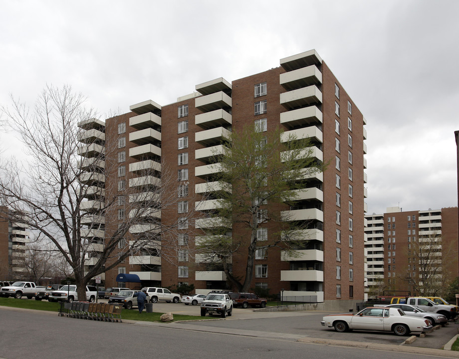 Van Dyke Apartments in Denver, CO - Foto de edificio