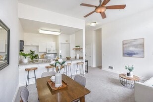 516 Martha St, Unit 206 in San Jose, CA - Building Photo