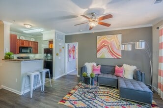 Sixteen50 at Lake Ray Hubbard Apartments in Rockwall, TX - Foto de edificio - Building Photo