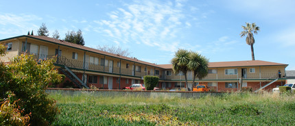 DaCosta Apartments in Fremont, CA - Building Photo - Building Photo