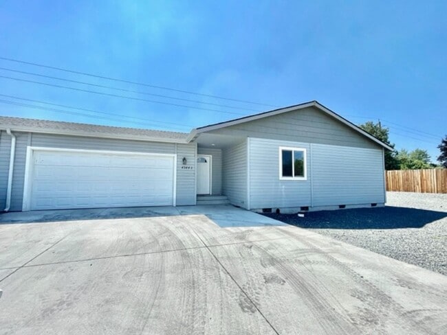 property at 4944 Homedale Rd
