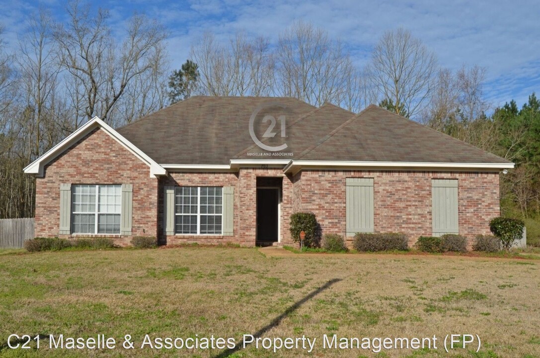 703 Meadow View Cove in Byram, MS - Building Photo