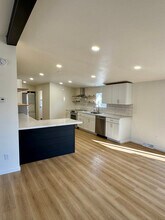 102 Twin Dr in Crookston, MN - Building Photo - Building Photo