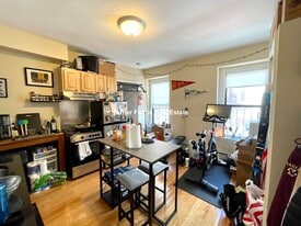 238 Cambridge St, Unit 6 in Boston, MA - Building Photo