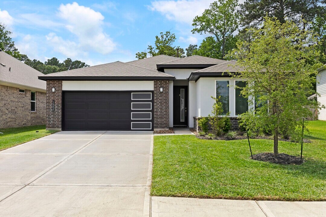 14006 Juniper Pt Ln in Conroe, TX - Building Photo