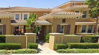 187 Wild Lilac in Irvine, CA - Building Photo