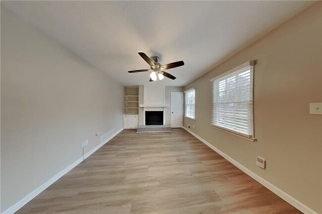 2839 Mountbery Dr in Snellville, GA - Building Photo - Building Photo