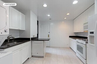 1225 Park Ave in New York, NY - Building Photo - Building Photo