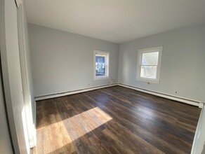 95 Main St in Cold Spring, NY - Building Photo - Building Photo