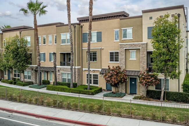17-27 Larry Beard Dr in South El Monte, CA - Building Photo - Building Photo