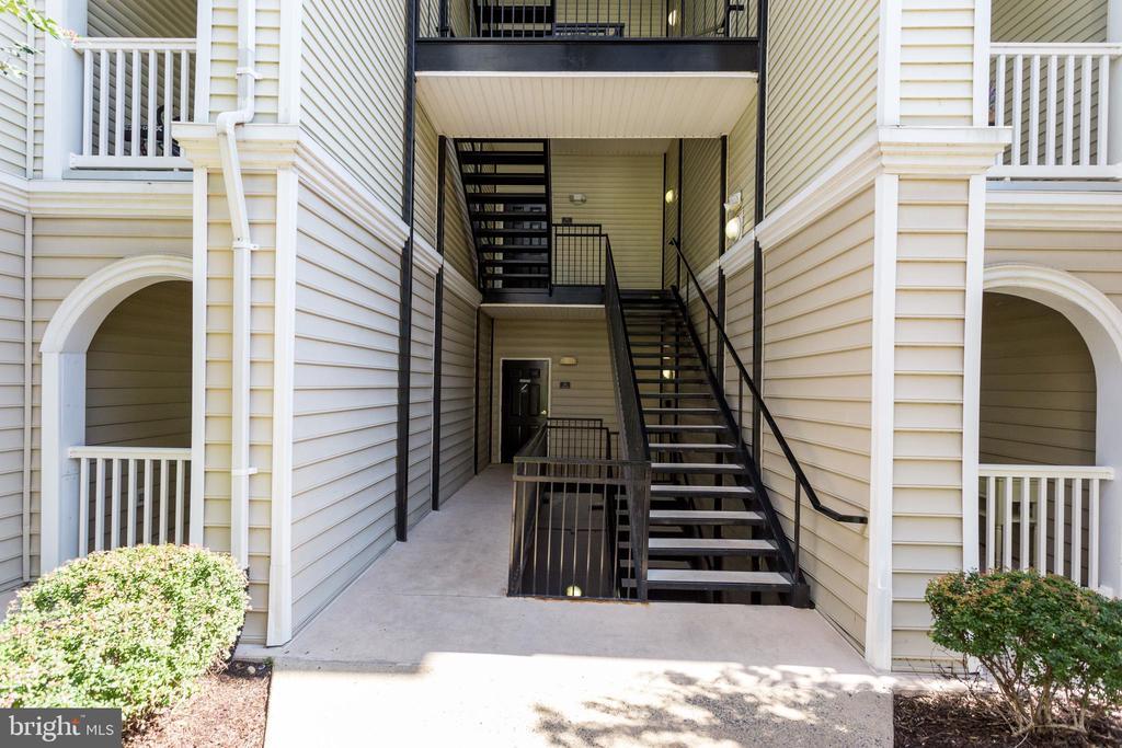 4551 Strutfield Ln in Alexandria, VA - Building Photo