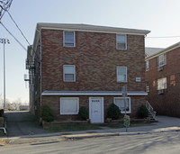 440 Ridge Rd in Lyndhurst, NJ - Building Photo - Building Photo