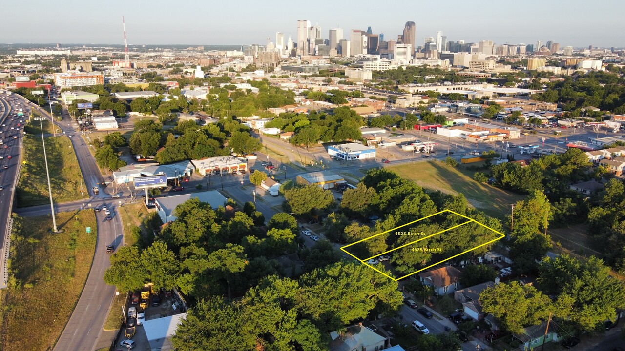 Birch Street in Dallas, TX - Building Photo