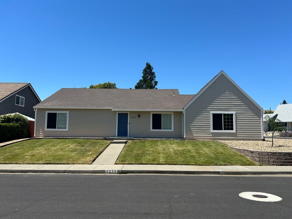 2813 Vista Palomar in Fairfield, CA - Building Photo