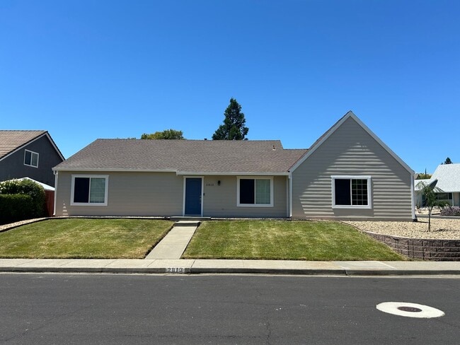 property at 2813 Vista Palomar