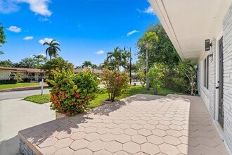 261 188th St in Sunny Isles Beach, FL - Foto de edificio - Building Photo