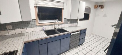 1631 Van Horne Ln in Redondo Beach, CA - Building Photo - Building Photo