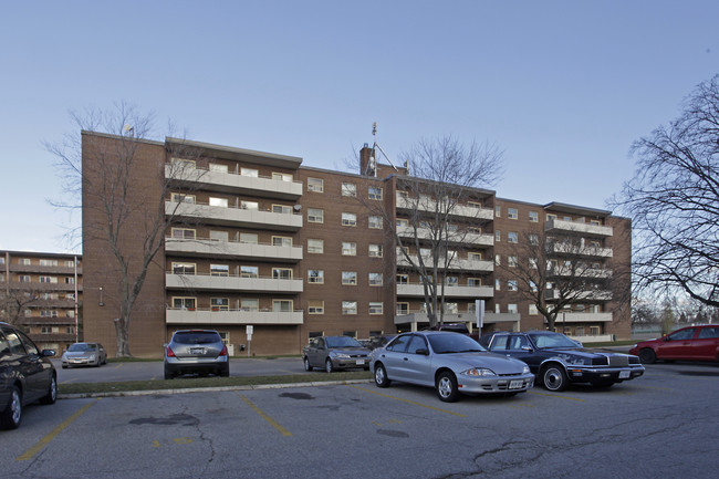 Roxdin Court in Mississauga, ON - Building Photo - Building Photo