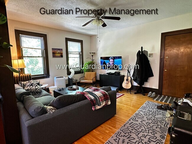 property at 2870 Humboldt Ave S