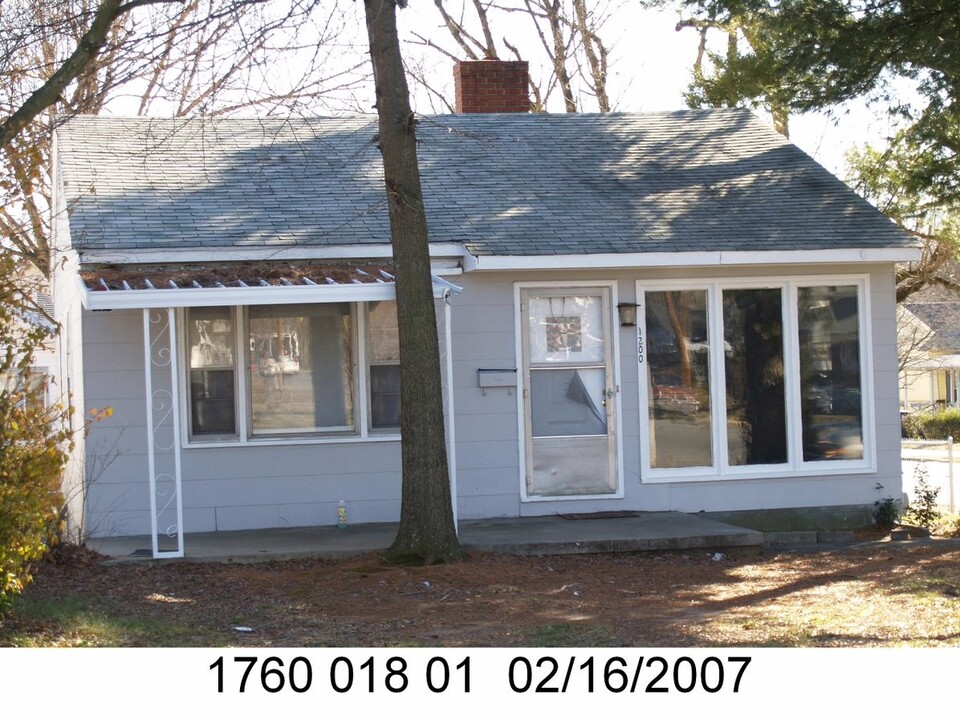 1200 E Sprague St in Winston-Salem, NC - Building Photo