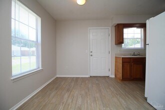 509 Wood Crest Way in Pensacola, FL - Building Photo - Building Photo