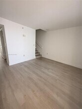 12605 SW 91st St in Miami, FL - Foto de edificio - Building Photo