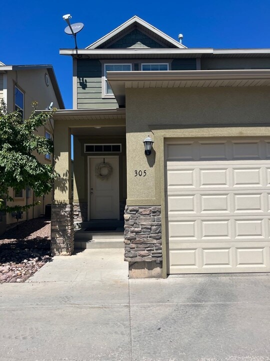 305 E 535 S in Vernal, UT - Building Photo