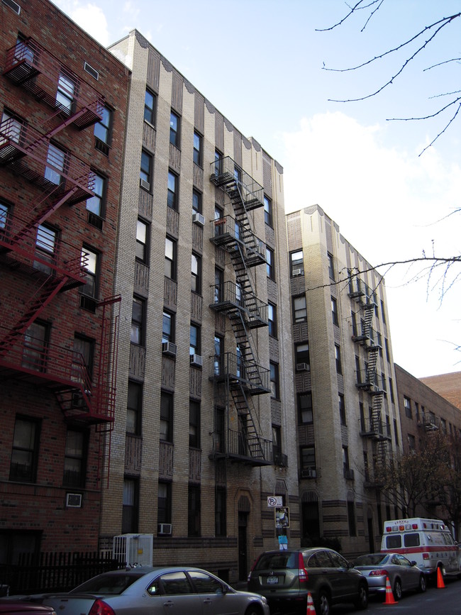 176 East 3rd Street in New York, NY - Building Photo - Building Photo