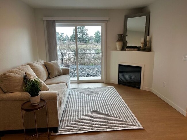 1000 S Holladay Dr in Seaside, OR - Foto de edificio - Building Photo