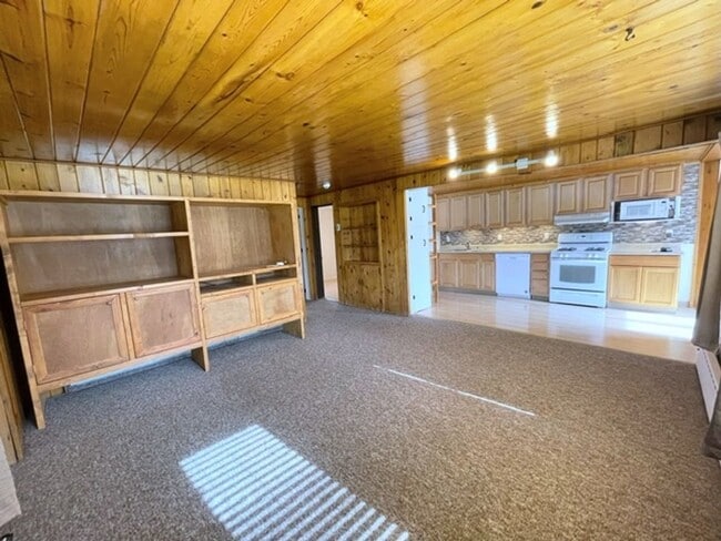 501 Irwin St in Anchorage, AK - Building Photo - Building Photo