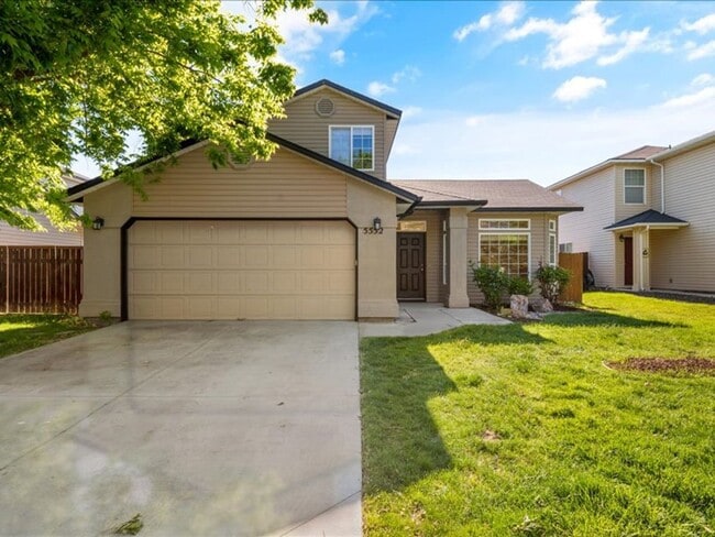 property at 5552 S Plumbdale Ave