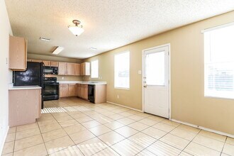 521 Merton Ct in Crowley, TX - Building Photo - Building Photo