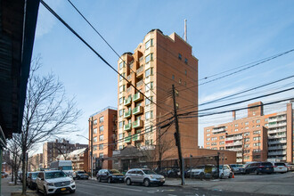 Maple towers in Flushing, NY - Building Photo - Building Photo