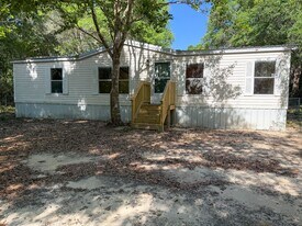 6010 Robin Rd in Crestview, FL - Building Photo