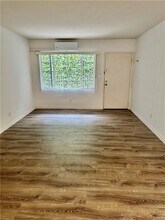 412 W Elmwood Ave in Burbank, CA - Building Photo - Building Photo