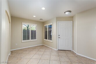 7649 Lookout Hill St in Las Vegas, NV - Building Photo - Building Photo