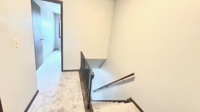 5326 N Division St in Davenport, IA - Building Photo - Building Photo