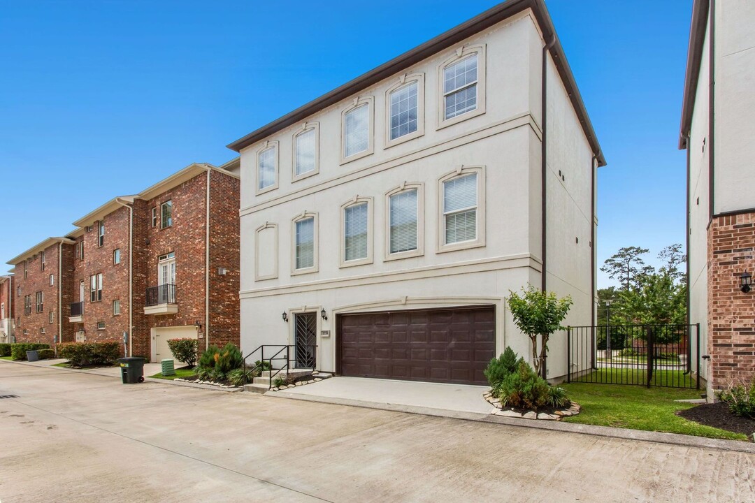 1735 Dominica Dr in Houston, TX - Building Photo