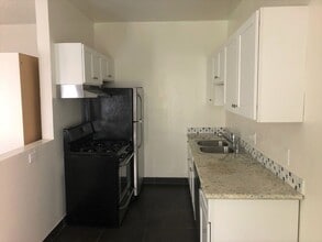 1006 Orange Drive | Move In Now in Los Angeles, CA - Building Photo - Interior Photo