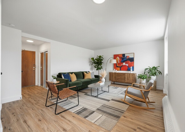 1017 Woodbine in Toronto, ON - Building Photo - Building Photo