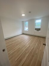 108 Orleans St, Unit 3 in Boston, MA - Building Photo - Building Photo