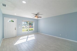 2002 N St Vincent St in Tampa, FL - Foto de edificio - Building Photo